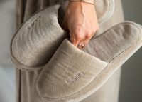 Chausson de bain beige ou gris foncé - Haven par Luin Living