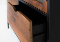 Vitrine avec 4 tiroirs et une porte vitrée par Giner & Colomer