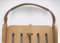 Chaise pliante Ika en chêne naturel – Design contract – Ondarreta