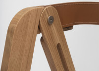 Chaise pliante Ika en chêne naturel – Design contract – Ondarreta