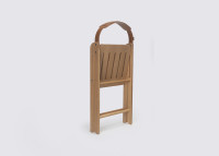 Chaise pliante Ika en chêne naturel – Design contract – Ondarreta