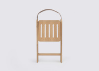 Chaise pliante Ika en chêne naturel – Design contract – Ondarreta