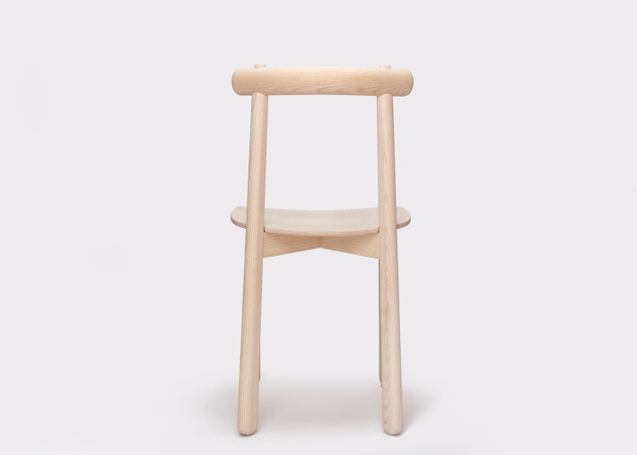 Chaise Mibu en finition bois vue arriere