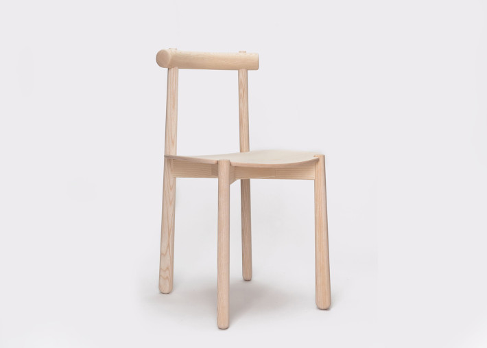 Chaise design Mibu Ondarreta vue de trois quarts