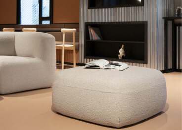 Pouf design Gumi Ondarreta avec finition personnalisable