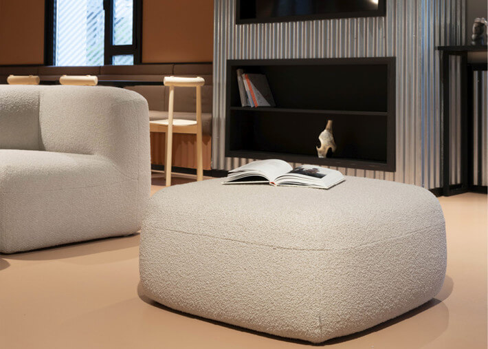 Pouf design Gumi Ondarreta avec finition personnalisable