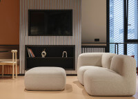 Pouf Gumi associé au fauteuil Gumi Central