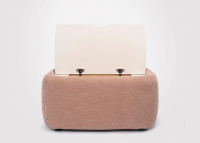 Table coffre Gumi Box avec portes de rangement ouvertes