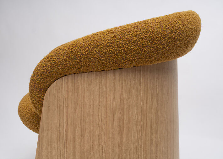 auteuil Ginger par Ondarreta – détail du piètement en bois