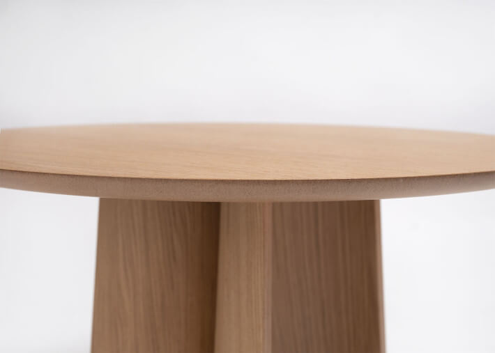 Table basse design Ginger Sebastian Herkner vue de profil
