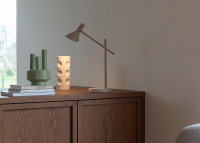 Lampe de bureau orientable bordeaux ou sable Izmir - It's About Romi