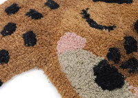 Tapis enfant coton lavable motif guépard 65x125 Little Cheetah par Nattiot