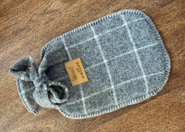Bouillotte Franz en laine mérinos à carreaux – Grise – Eagle Products