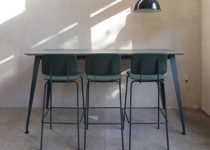 Table haute design de qualité en bois 4 tailles...