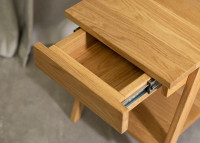 Table de chevet 1 tiroir en bois de chêne - Piko par Szyszka Design
