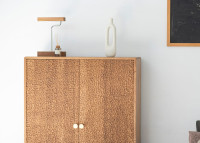 Commode 2 portes en bois de chêne - Pino par Szyszka Design