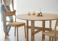 Table de repas ronde en chêne  3 tailles - Olio par Szyszka Design