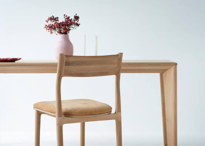 Table moderne en chêne naturel ou foncé 8...