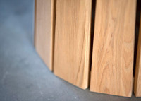 Table ronde fixe ou extensible en chêne - Sole par Szyszka Design