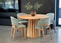 Table ronde fixe ou extensible en chêne - Sole par Szyszka Design