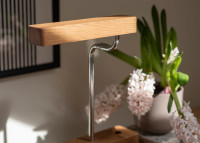Lampe de bureau en bois de chêne - Kiko par Szyszka Design