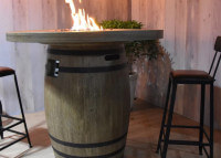Table mange-debout forme tonneau avec braséro intégré Lafite Elementi