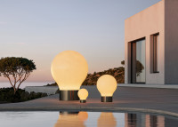 Lampadaire original forme ampoule - The Second Light par Vondom