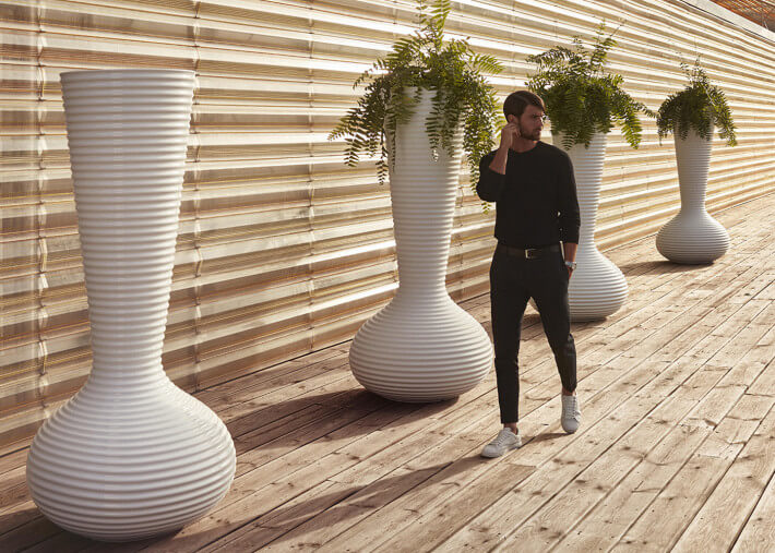 Pot design H187 en polyethylene 15 couleurs -...