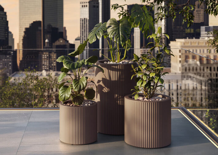 Pot design rond strié en polyethylene 15...