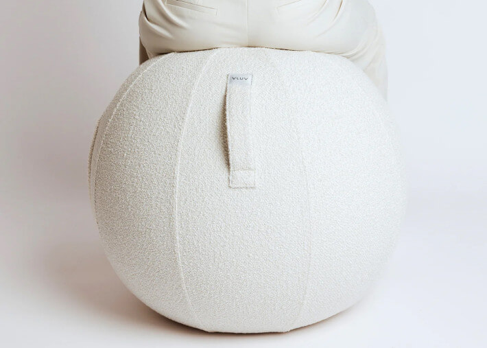 Pouf ballon en tissu bouclé beige ultra doux...