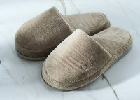 Chausson de bain beige ou gris foncé - Haven par Luin Living