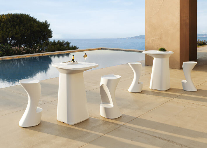 Tabouret de bar design en polyéthylène mat ou...