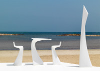 Tabouret de bar original en polyéthylène mat ou laqué Wing par Vondom