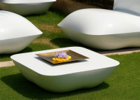 Table basse design en polyéthylène 15 coloris - Pillow par Vondom