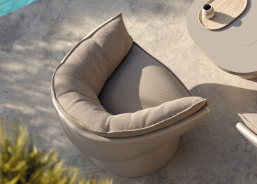 Fauteuil lounge design en polyéthylène par Ramon Esteve -... 2