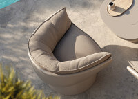 Fauteuil lounge design en polyéthylène par Ramon Esteve - Luna Vondom