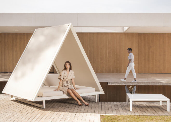 Daybed forme tipi avec toit en tissu Sunvision...