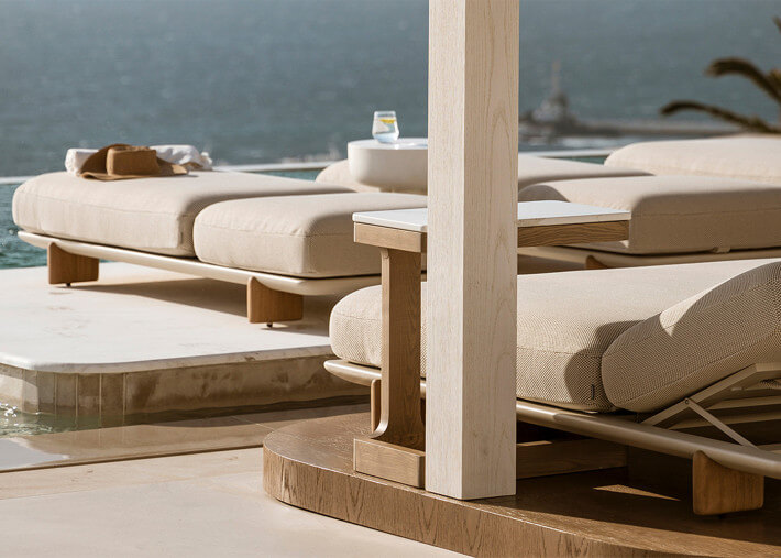 Daybed double en iroko polyuréthane et tissu au...