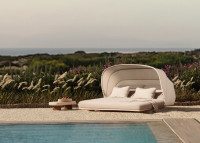 Daybed avec toit ouvrant en iroko polyuréthane et tissu - Milos Vondom