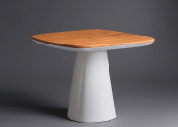 Table design en aluminium blanc et teck 88x88 - La Route Garden Art