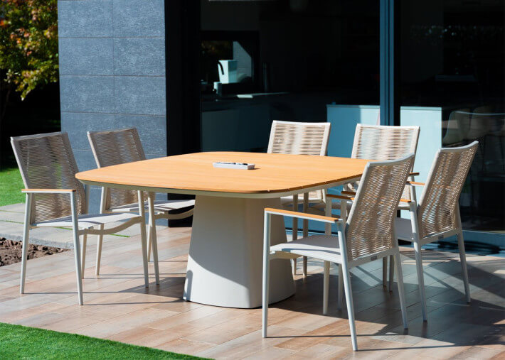 Table en aluminium beige et teck 150x150 - La...