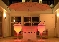 Bar lumineux avec parasol + 2 seaux à bouteilles Bar Classic Valiente