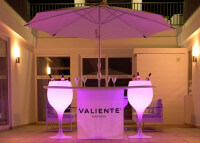 Bar lumineux avec parasol + 2 seaux à bouteilles Bar Classic Valiente