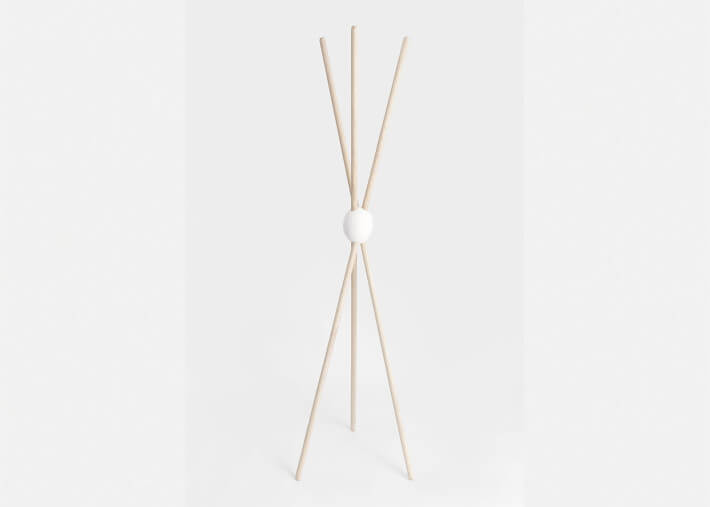 Porte manteau design en bois de frêne 6 coloris...