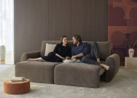 Canapé-lit au confort enveloppant Norum Curve Arms - Innovation Living