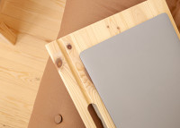 Tablette de travail mobile avec coussin - BFF par Karup