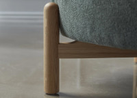 Fauteuil crapaud pieds chêne - 53 coloris - Gran par Scandinavian Upholstery
