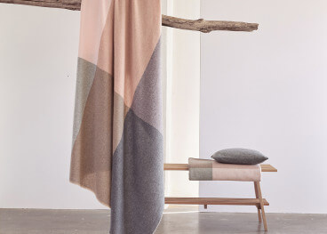 Plaid Monte Carlo en cachemire et laine tons rose Eagle Products