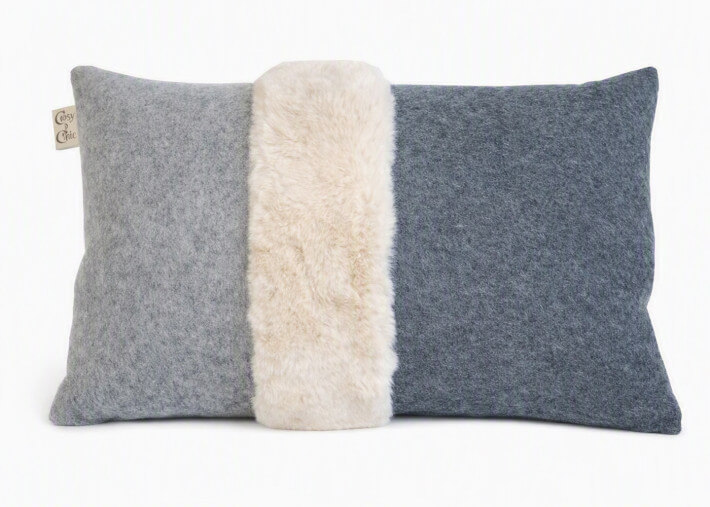 Coussin design chalet et montagne cosy gris par...