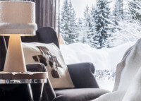 Coussin en feutre de laine et peau de vache Dolomite par Cosy&chic